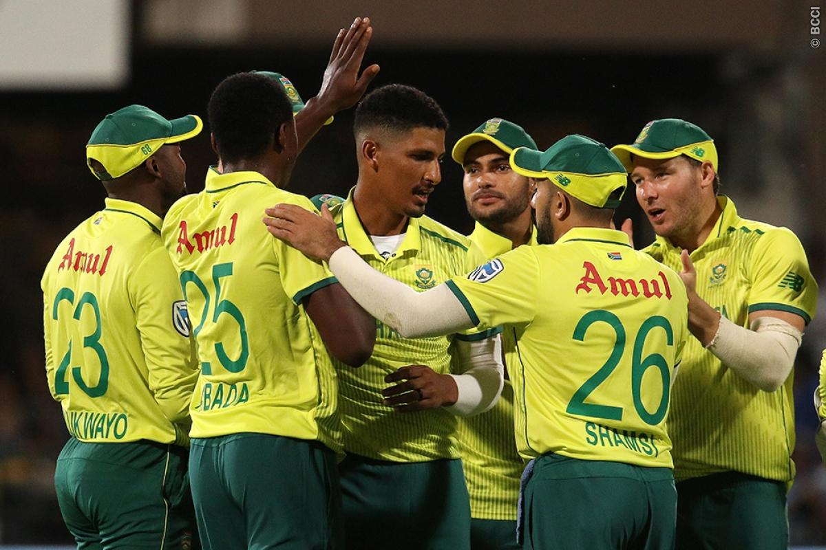 SA restrict India to 134-9