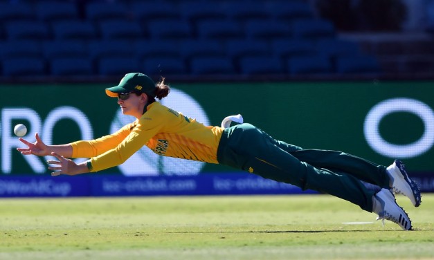 Laura Wolvaardt’s stunning catch