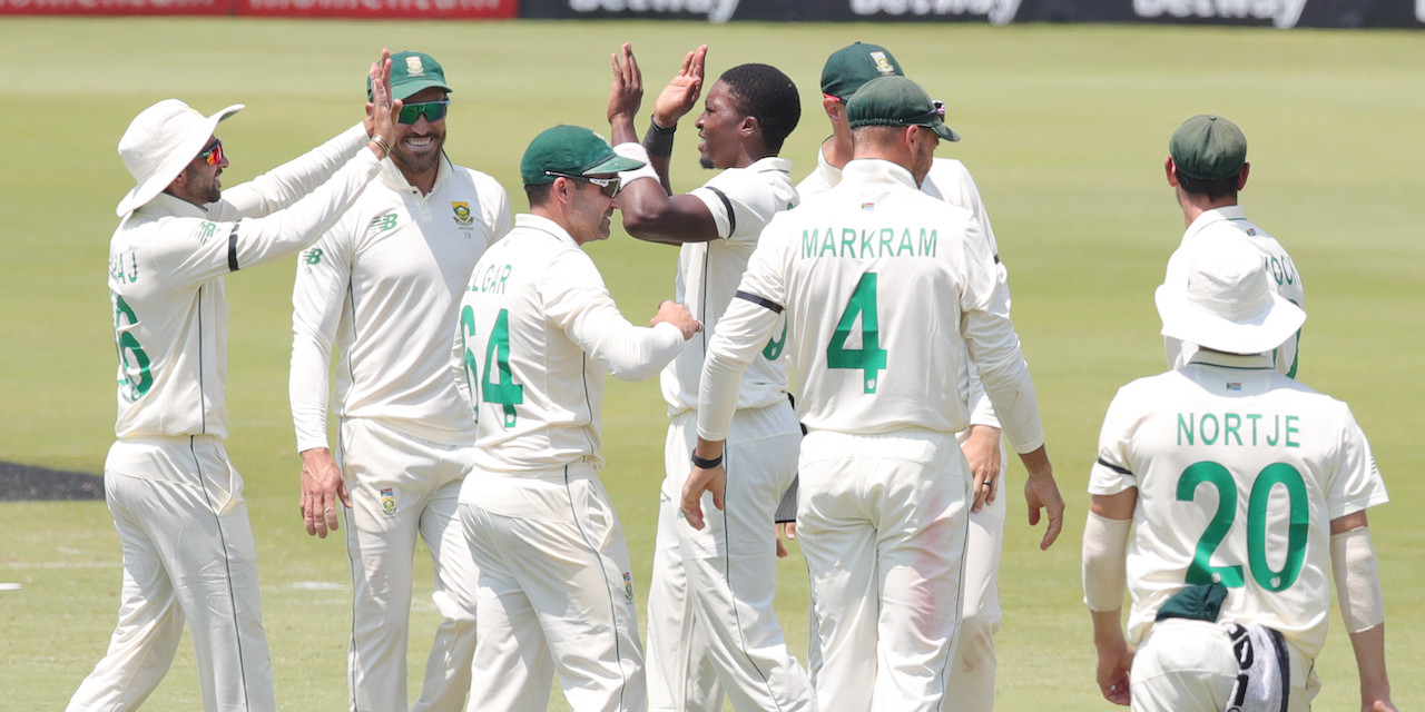 Sri Lanka post highest total in South Africa, despite Lutho Sipamla fightback
