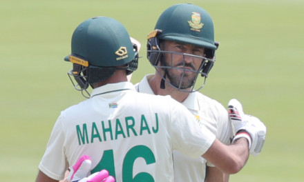 Session Moments: Faf du Plessis brings up personal best