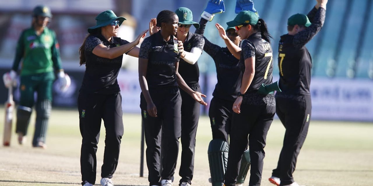 Proteas Women raise awareness for the fight against Gender-Based Violence