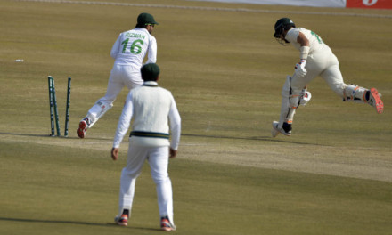 SA in disarray, as Bavuma fights alone |  2nd Test Day 3 | Pakistan vs SA