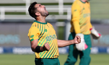 Improved bowling and fielding sees Proteas level series against England