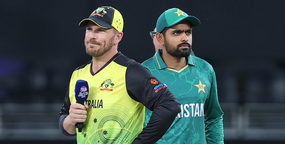 Australia hand Pakistan their first loss to reach final