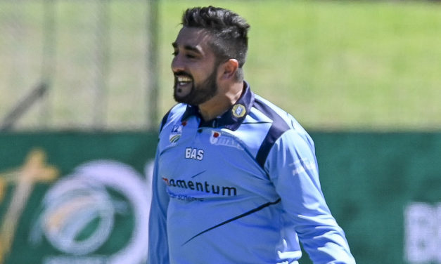 Tabraiz Shamsi hattrick takes Titans to final