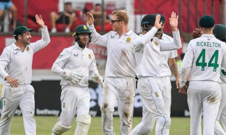 Simon Harmer takes four wickets | 1st Test Day 2 | SA vs BAN