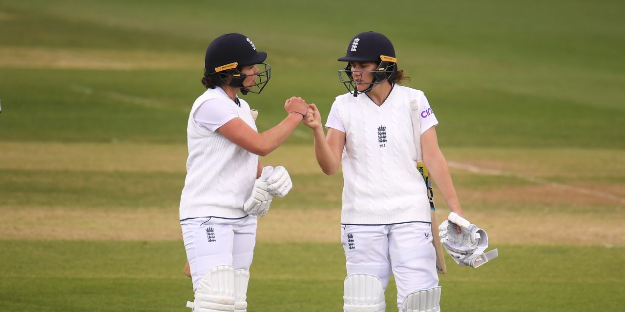 England batting duo rattle Proteas Women