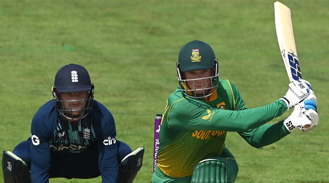 Rassie ton guides Proteas to 333