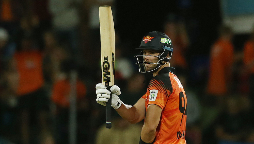 Sunrisers hold nerve, pip MICT