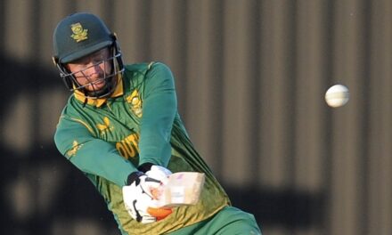 England hold off Proteas in Kimberley