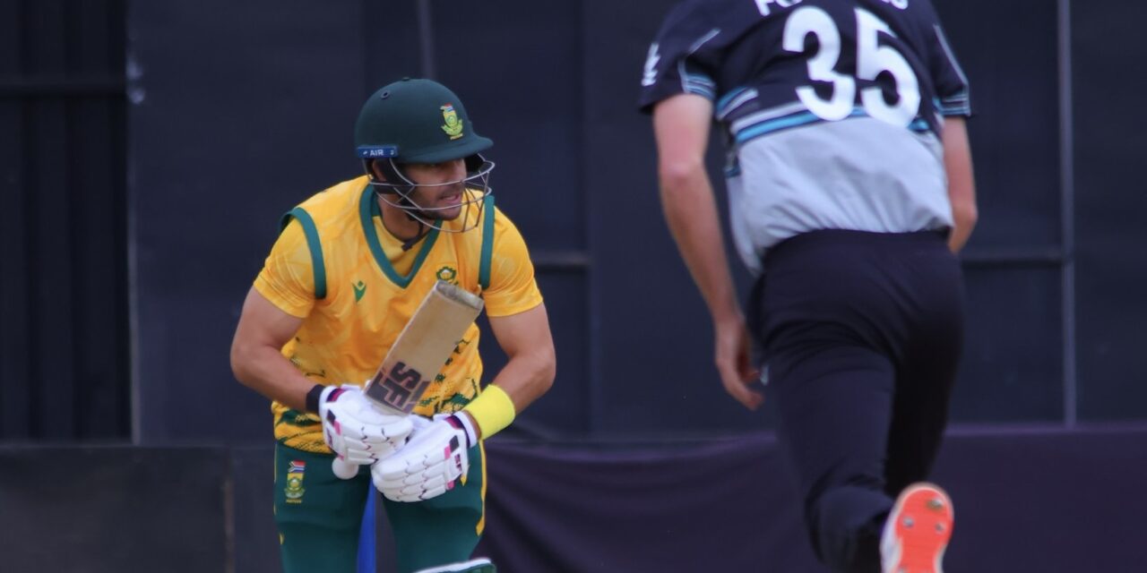 South Africa lose to New Zealand before Tri-Series final