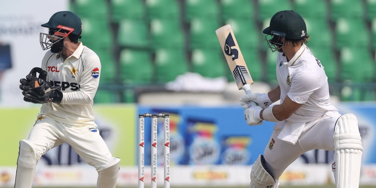 Pakistan win first Test against South Africa