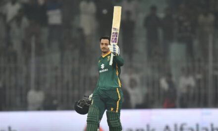 QdK ton headlines roaring Proteas bounceback