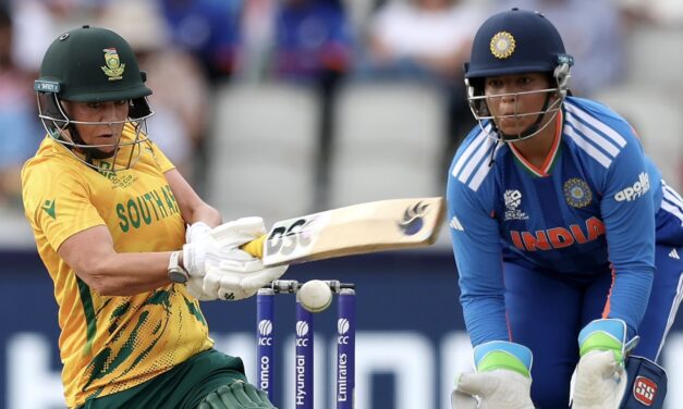 Kapp makes history as Proteas Women complete record World Cup chase against India