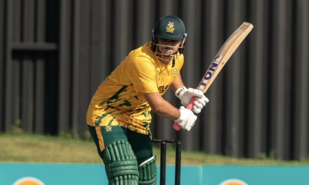 Pretorius, Fortuin fire Proteas into Tri-Series final